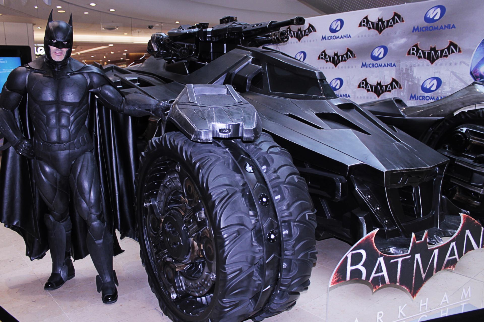 Batman: Arkham Knight – Full Scale Batmobile - TAKEOFF